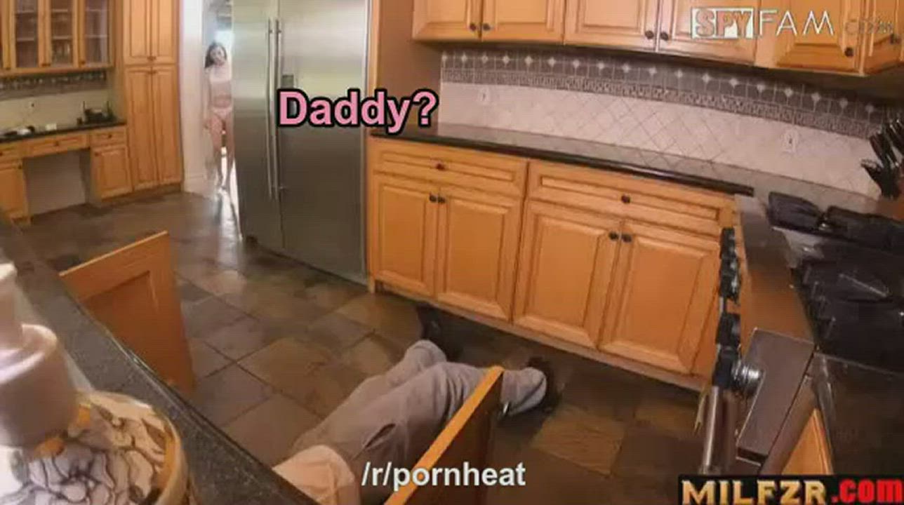 When Daddy gets stuck, it's time to fuck. : video clip