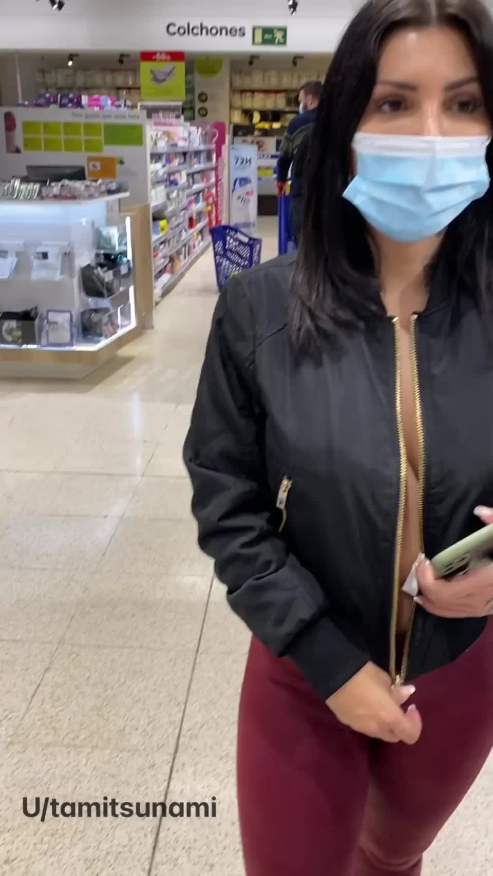 Fill my boobs and clean all with your tongue : video clip