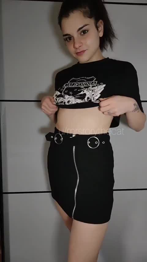 Found the perfect outfit so you can creampie me at the restaurant bathroom in our first date : video clip