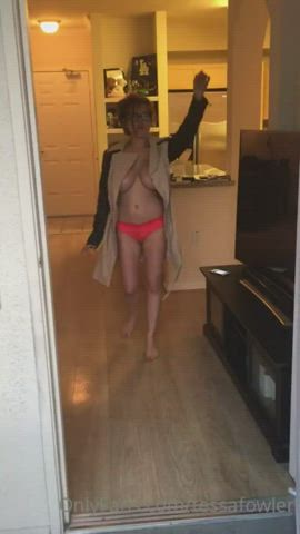 Tessa singing and dancing : video clip