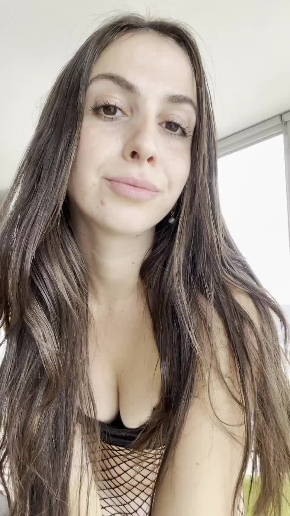 Make my white bum red? F20 : video clip