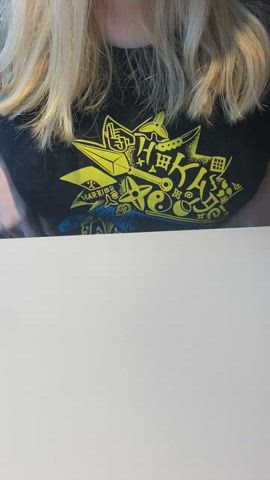 Flashing my big naturals in public is so much fun [GIF] : video clip