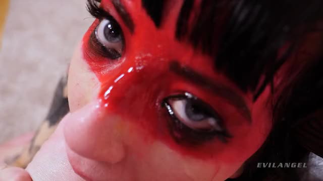 Porn director kissing her actress after a gang bang (Proxy Paige, Charlotte Sartre) : video clip