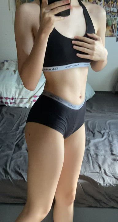 I want to let one lucky Redditor cum on my ass multiple times 🍒 💥 : video clip