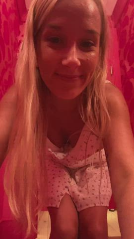 Only thing better than shopping is getting to cum while you shop 🛍️ [GIF] : video clip
