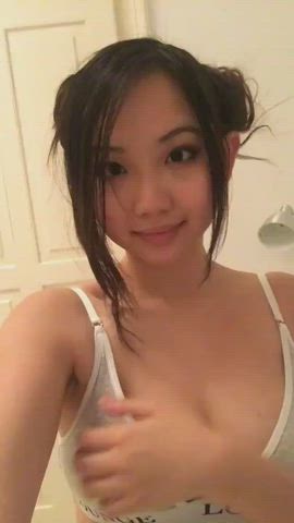 Adorable in longue wear : video clip