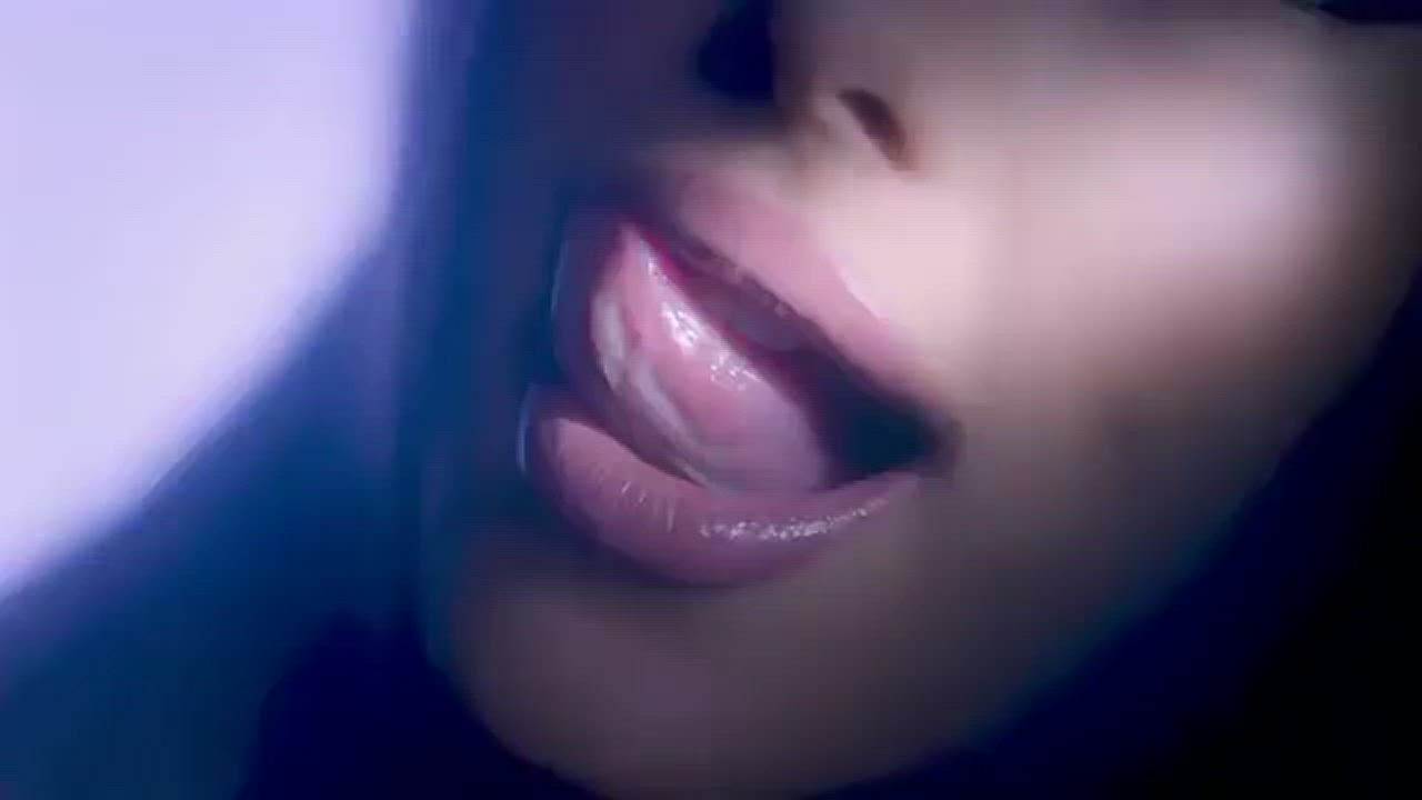 Be honest, How long you lasting inside Ariana Grande’s throat : video clip