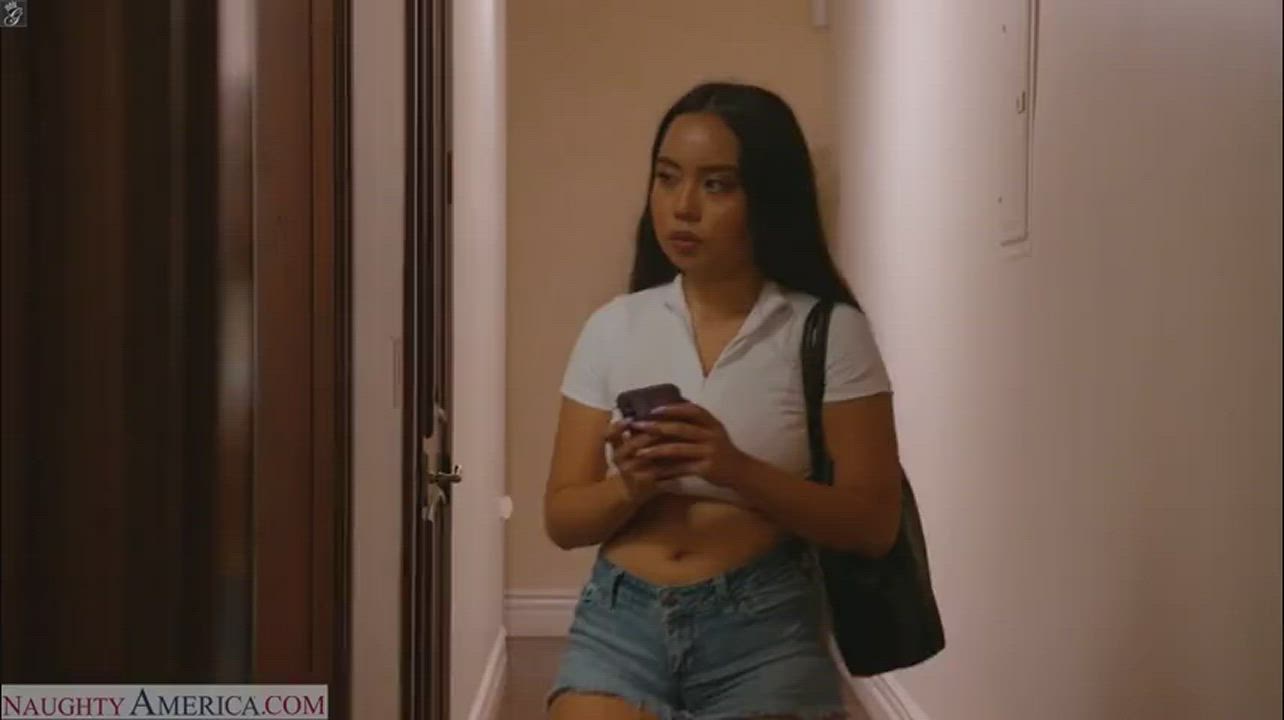 My Sister's Hot Friend - Luna Mills : video clip
