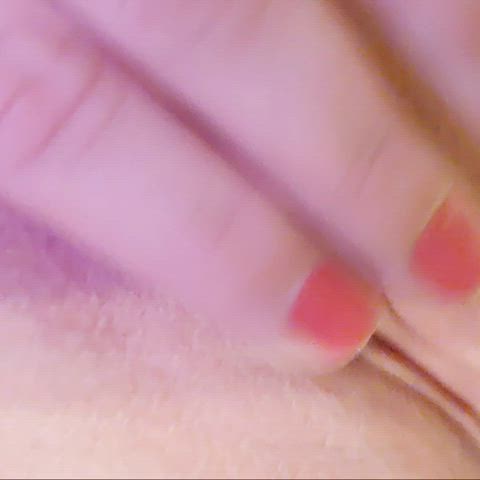 I'm kinda a pro at rubbing my pussy, I've had a lot of practice😜 : video clip
