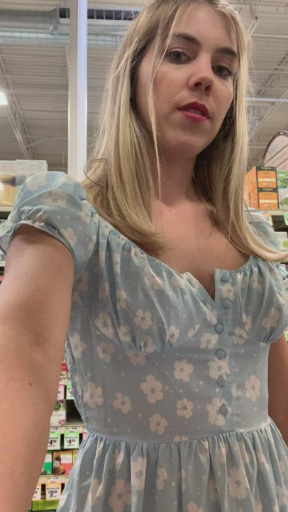 I was so nervous and I thought I saw someone at the end of the aisle 🙊 [GIF] : video clip