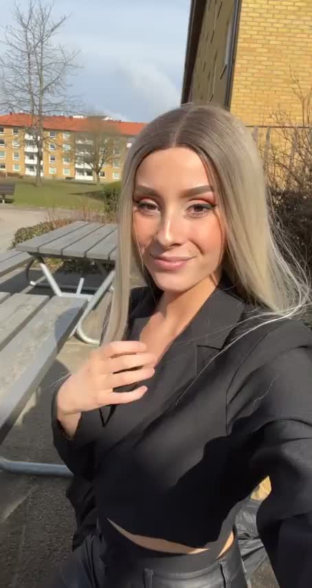 I love the rush I get knowing someone might be watching me doing this.. 🙊💕 [gif] : video clip
