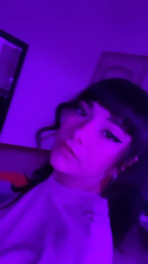 i'm just a petite girl who want to smash all day long : video clip
