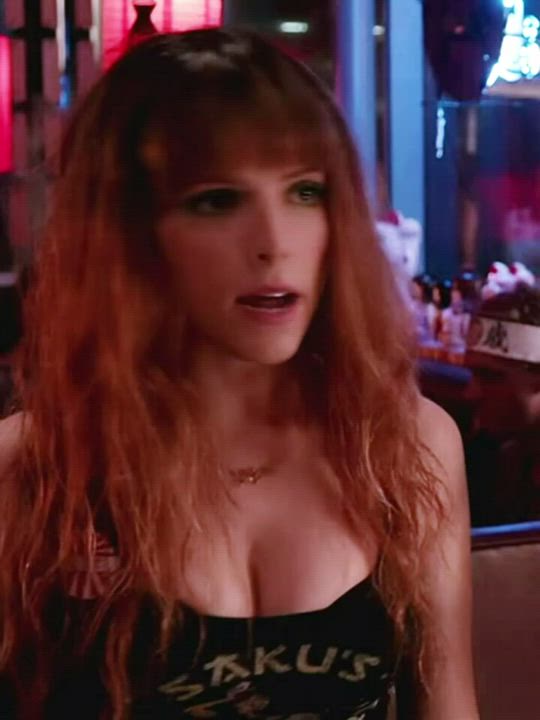 Anna Kendrick’s big tits : video clip