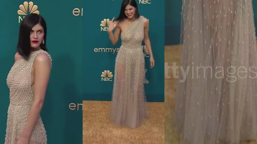Alexandra Daddario (2022 Emmys) : video clip