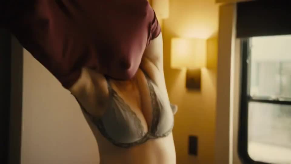 Judy Greer in 'Reboot' : video clip