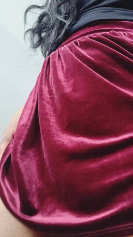 I love how easy access skirts are : video clip