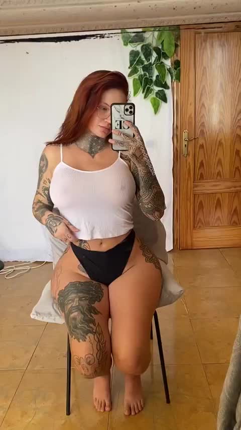 Do you like thick thighs? : video clip