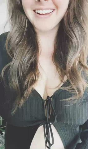 I can’t wear a bra with this shirt, but that actually makes me like it more… : video clip