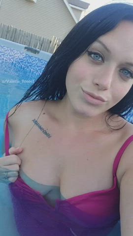 My neighbor always come out when I'm in the pool : video clip