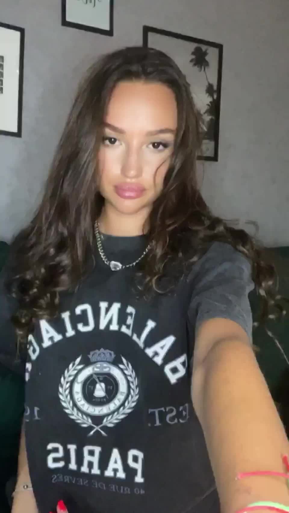 Feeling cute, hopefully cute enough to fuck : video clip