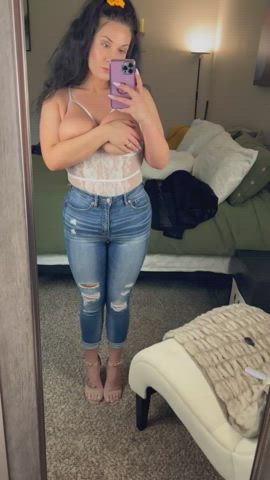 My pussy hasn’t had a creampie in forever. : video clip
