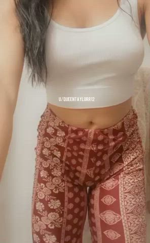 Do you prefer my ass or tits? : video clip