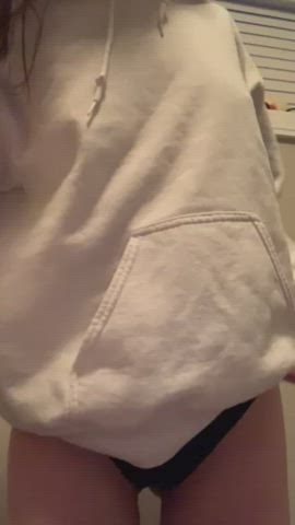 Quick Petite Titty Drop 🖤 : video clip
