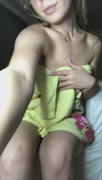 What do you think about an common shower session 🙈 : video clip