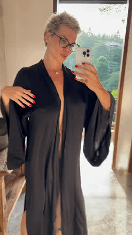Am I Hot Milf?F50 : video clip