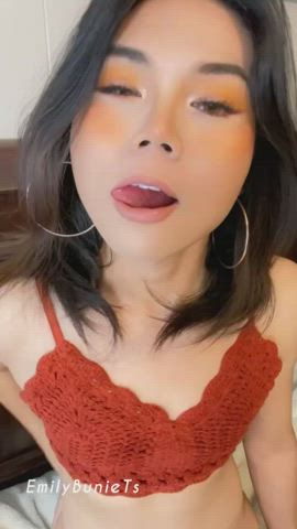 Can I be your slutty side chick ? : video clip