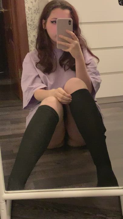 Are you into cute girls with thick thighs? : video clip
