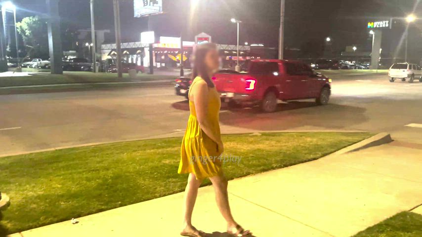 I hope I didn't distract any drivers [GIF] : video clip