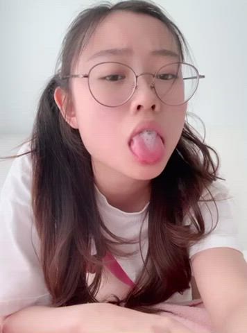 a little drooling ahegao for you 💗 : video clip