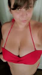 First time posting here, what do you think of my H cups in a bikini? : video clip