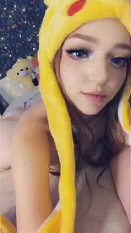 Flaunting Her Tail : video clip