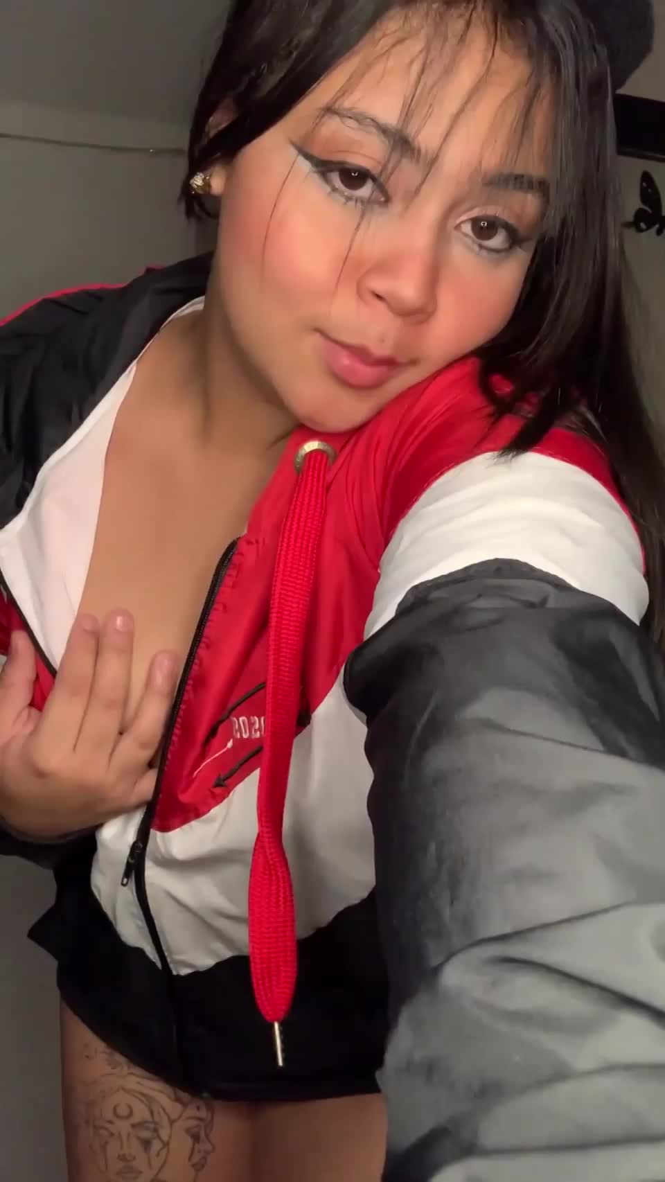 Am I weird for not wearing panties? : video clip