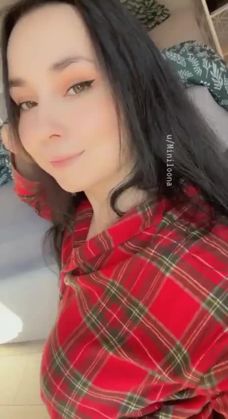 My asshole needs some good licking, are you volunteer? : video clip