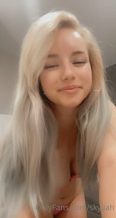 Would you fuck a pretty face 😈 free aIbum belIow : video clip