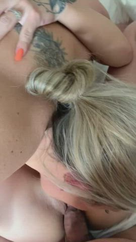 She ate my pussy while he fucked me : video clip