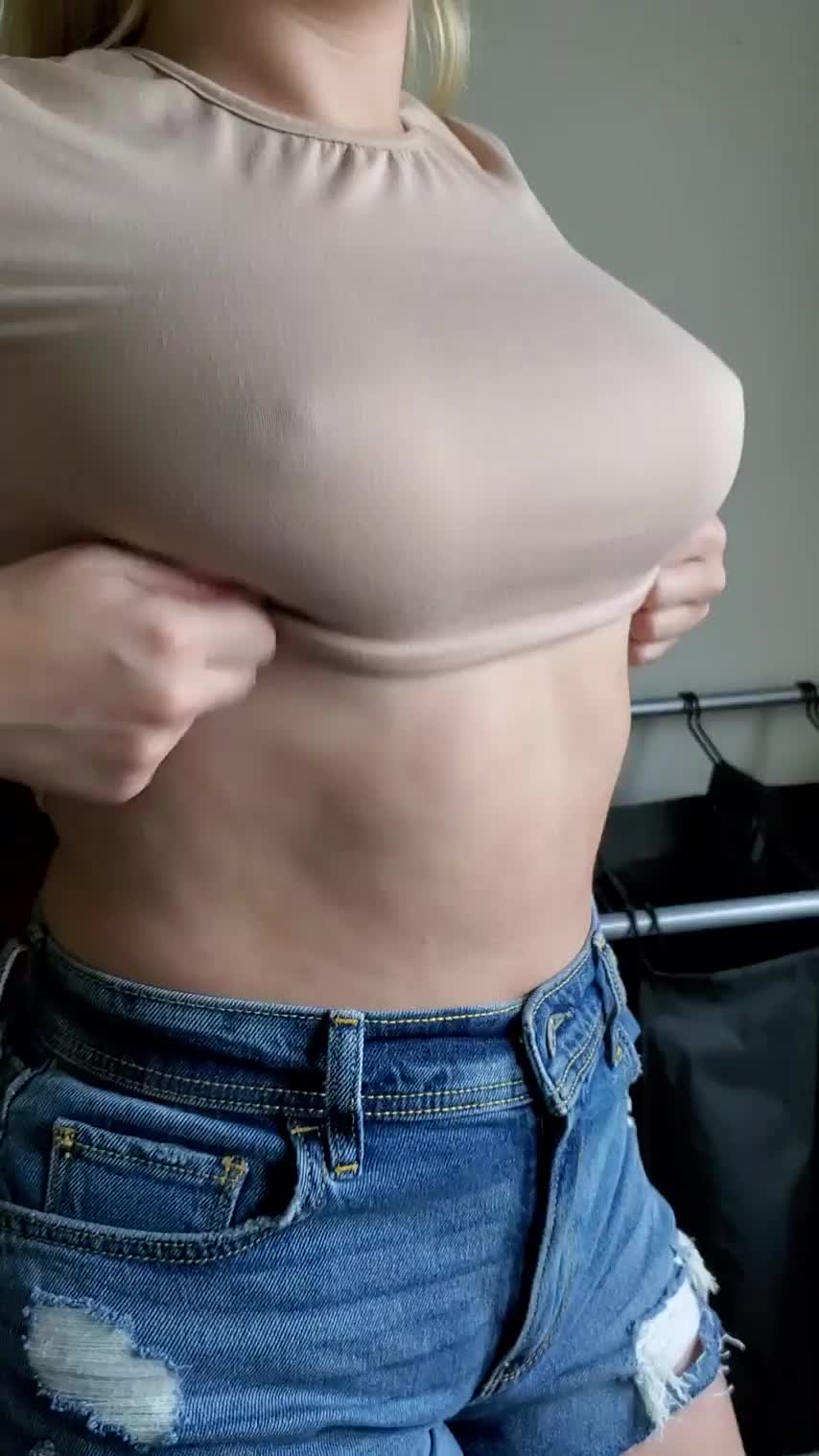 There's plenty of beauty in a back to basics, simple drop! : video clip