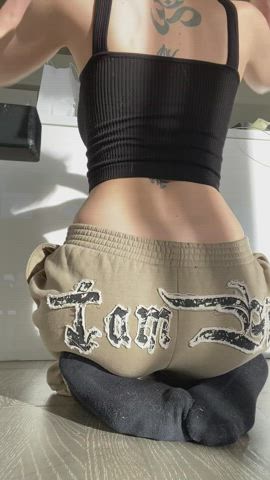 Would you stick your tongue deep inside : video clip