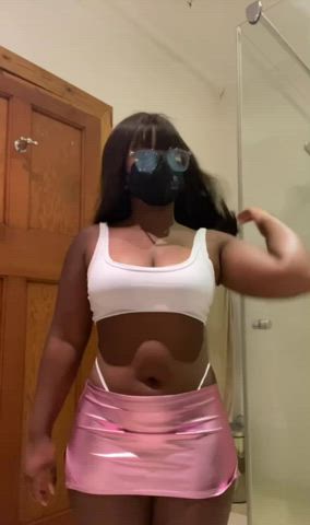 I hope older men here like my ebony hourglasses body : video clip