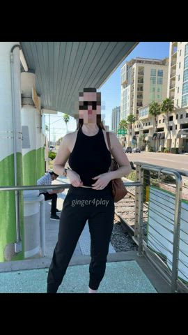 I drop off my hubby so he can catch the morning train [GIF] : video clip