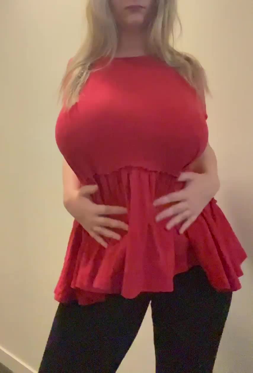 You can tell they’re big before I take it off : video clip