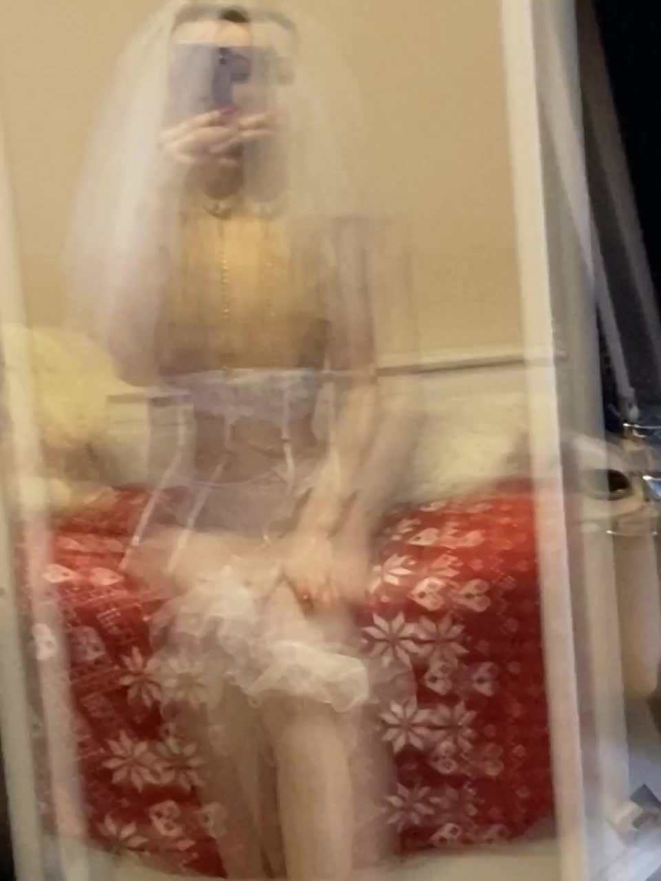 this body is 18 years and few seconds old, what would you do to it ? : video clip
