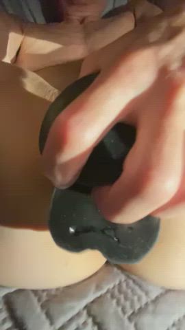 Eager hungry holes : video clip