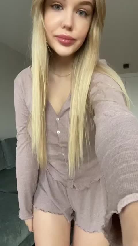 Can my 19yo body make your cock hard? : video clip