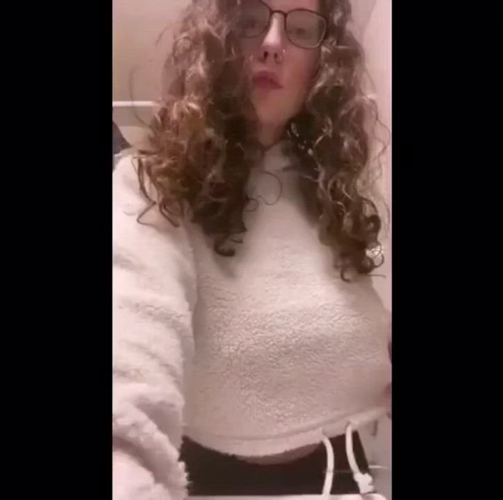 If I could just turn one guy hard with my tits, job done : video clip