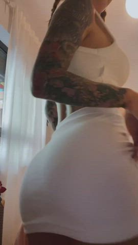 Can I be the girl you cum to? : video clip