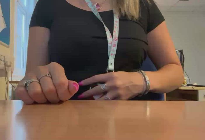 Do you think my co-workers know how stacked I am? : video clip